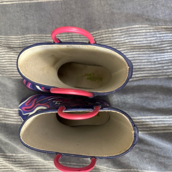 Western Chief Swirl Pattern Kids Boots - Pink and Blue - Picture 6 of 7